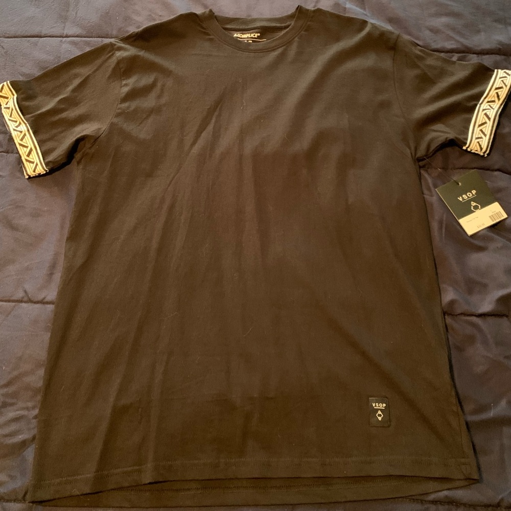 Akomplice VSOP Roman F/S Tee